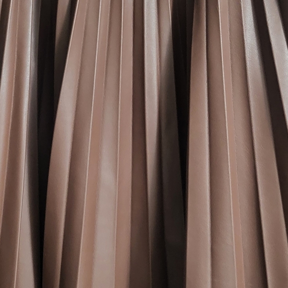 H&M Brown Leather Midi A-Line Pleated Skirt Full Circle - Picture 13 of 15